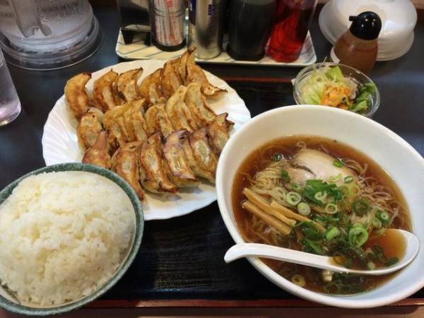 彡(^)(^)「王将のセットやて？余裕で食えるわ！！」 	: みじかめっ！なんJ