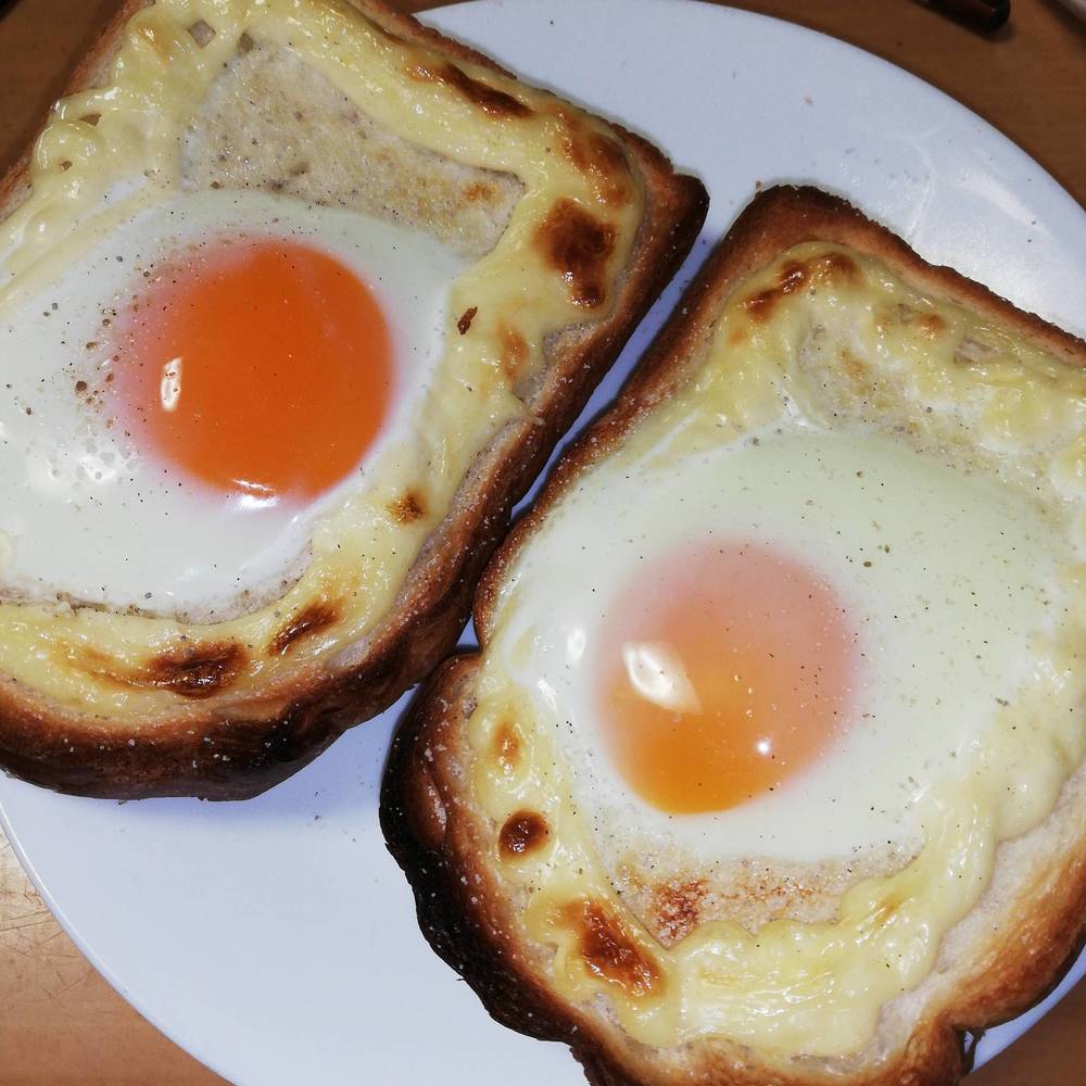 【速報】目玉焼きトースト、焼ける 	: みじかめっ！なんJ