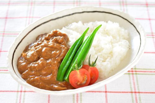 【悲報】カレーには要らない具が「一種類」あるが、それが何かわかるかぁー？？: みじかめっ！なんJ