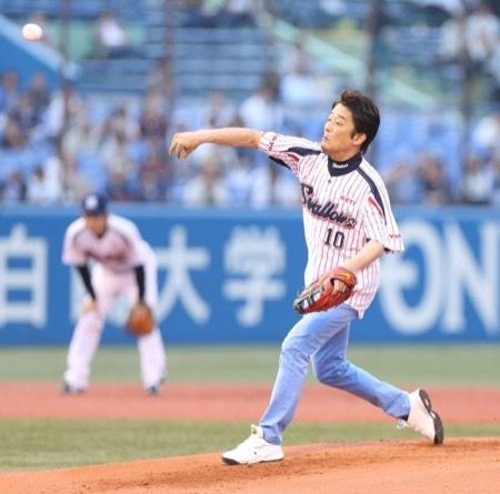 悲報 ヤクルトスワローズさん 本拠地開幕戦の始球式が坂上忍 みじかめっ なんj