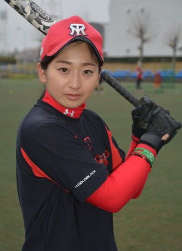 野球興味ないワイ 女子ソフトボールの美人に惚れる みじかめっ なんj