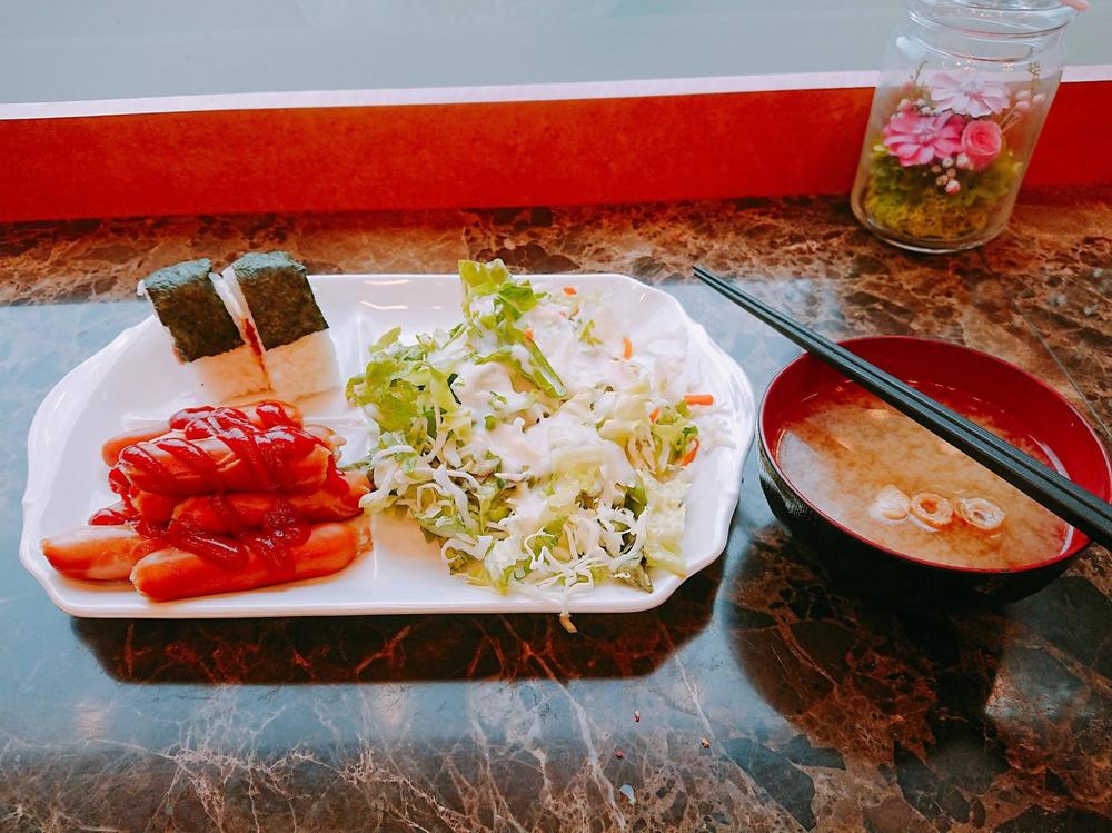 【速報】ワイ出張民、ビジホで優雅に朝食 	: みじかめっ！なんJ